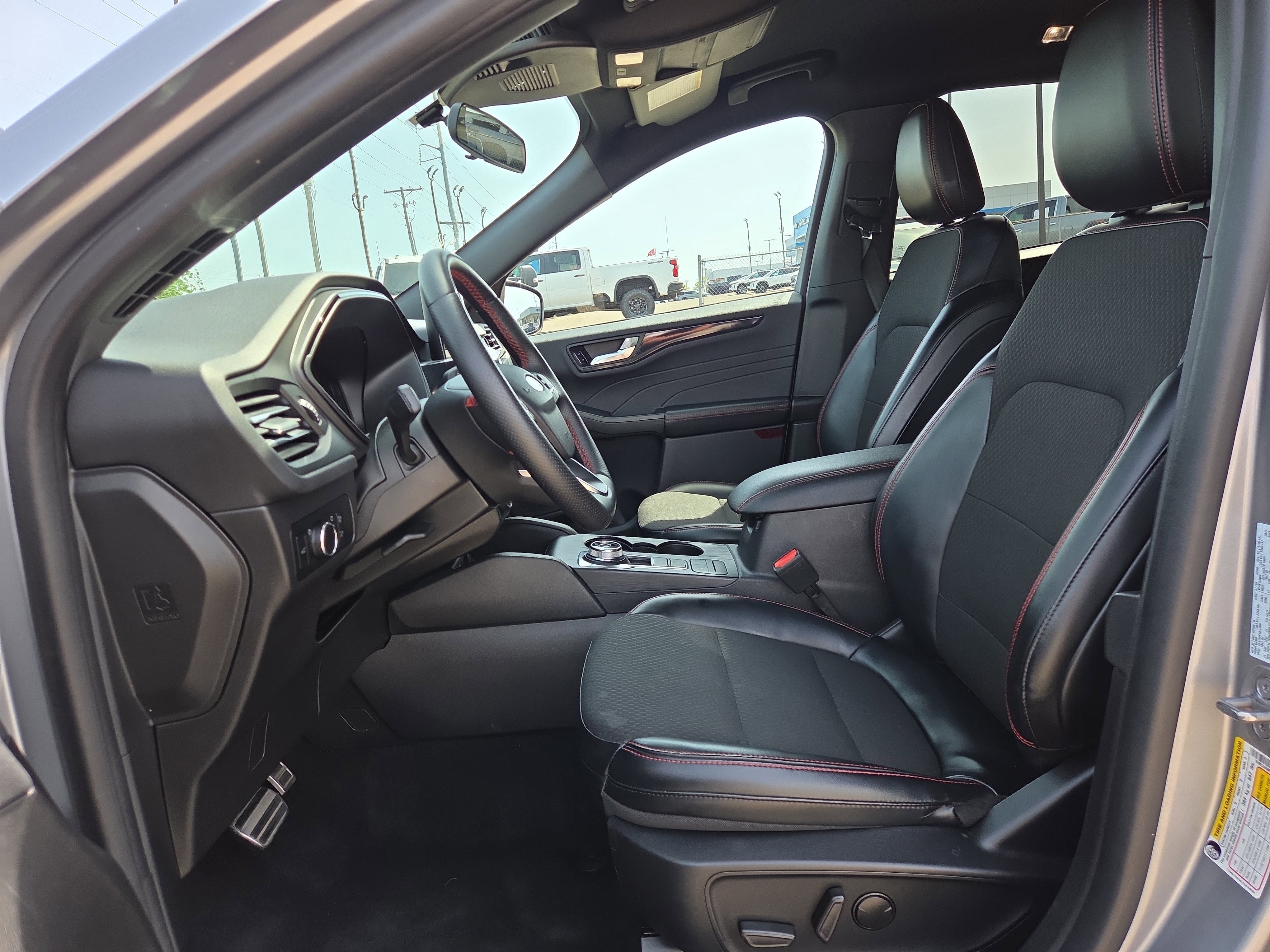 Certified 2024 Ford Escape ST-Line AWD/4WD image 10