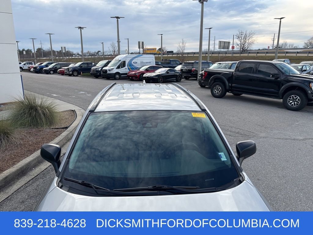 Used 2022 Toyota RAV4 LE image 9