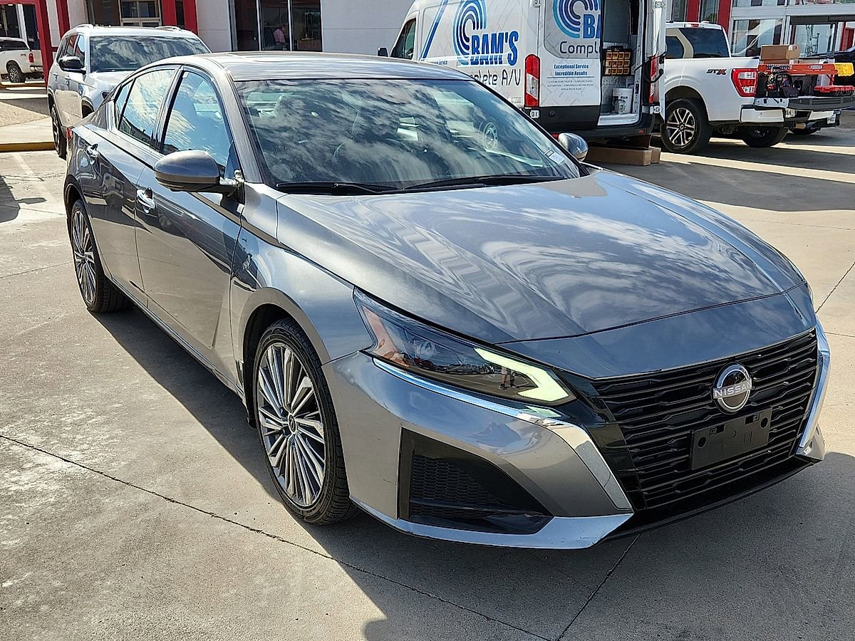 Used 2023 Nissan Altima 2.5 SL AWD/4WD image 4
