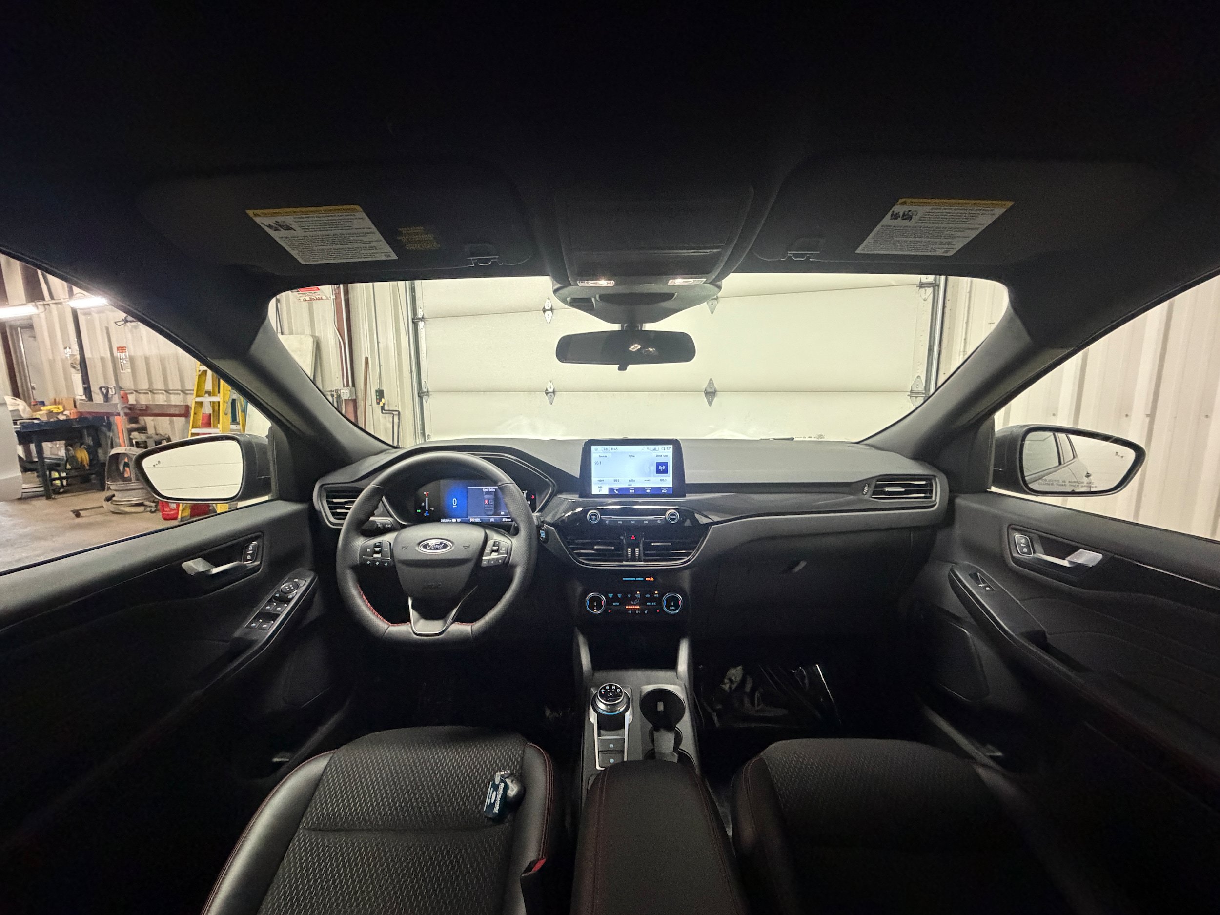 Certified 2025 Ford Escape ST-Line Select AWD/4WD image 3
