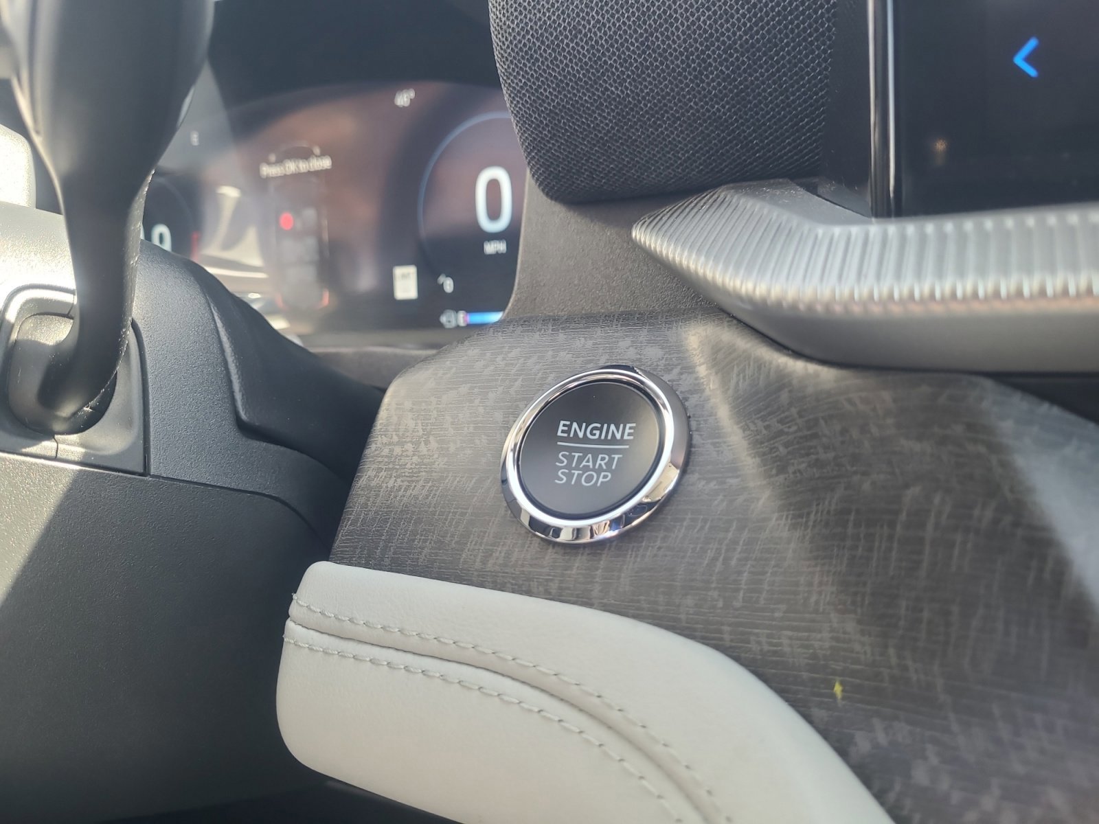 Certified 2025 Ford Explorer Platinum w/ Ultimate Package image 30