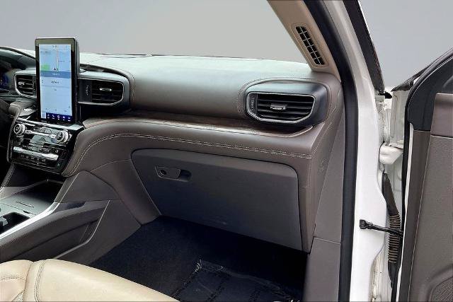 Certified 2021 Ford Explorer Platinum w/ Equipment Group 601A AWD/4WD image 17
