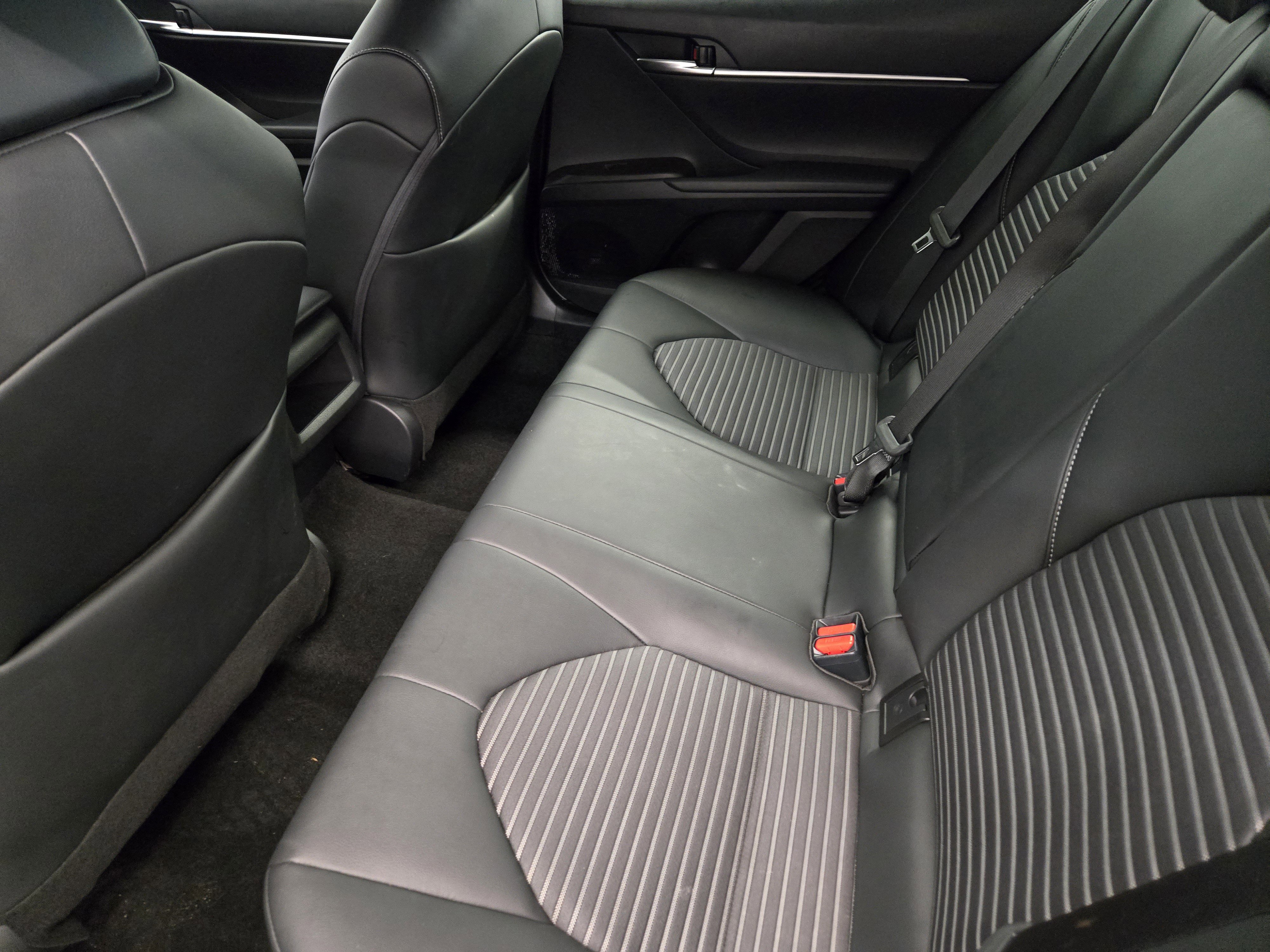 Used 2022 Toyota Camry SE image 29