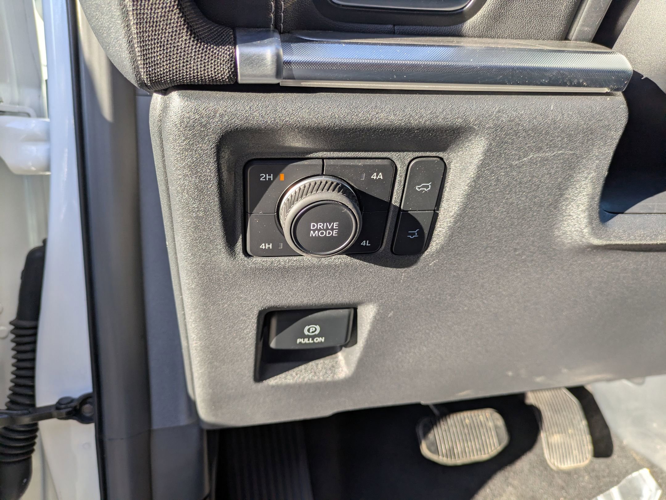 Certified 2025 Ford Expedition Platinum w/ Driver's Package AWD/4WD image 17