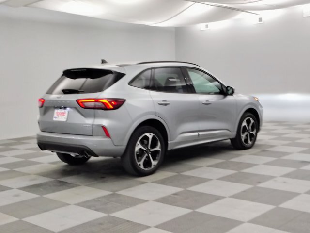 Certified 2023 Ford Escape ST-Line Select w/ Tech Pack #2 AWD/4WD image 11
