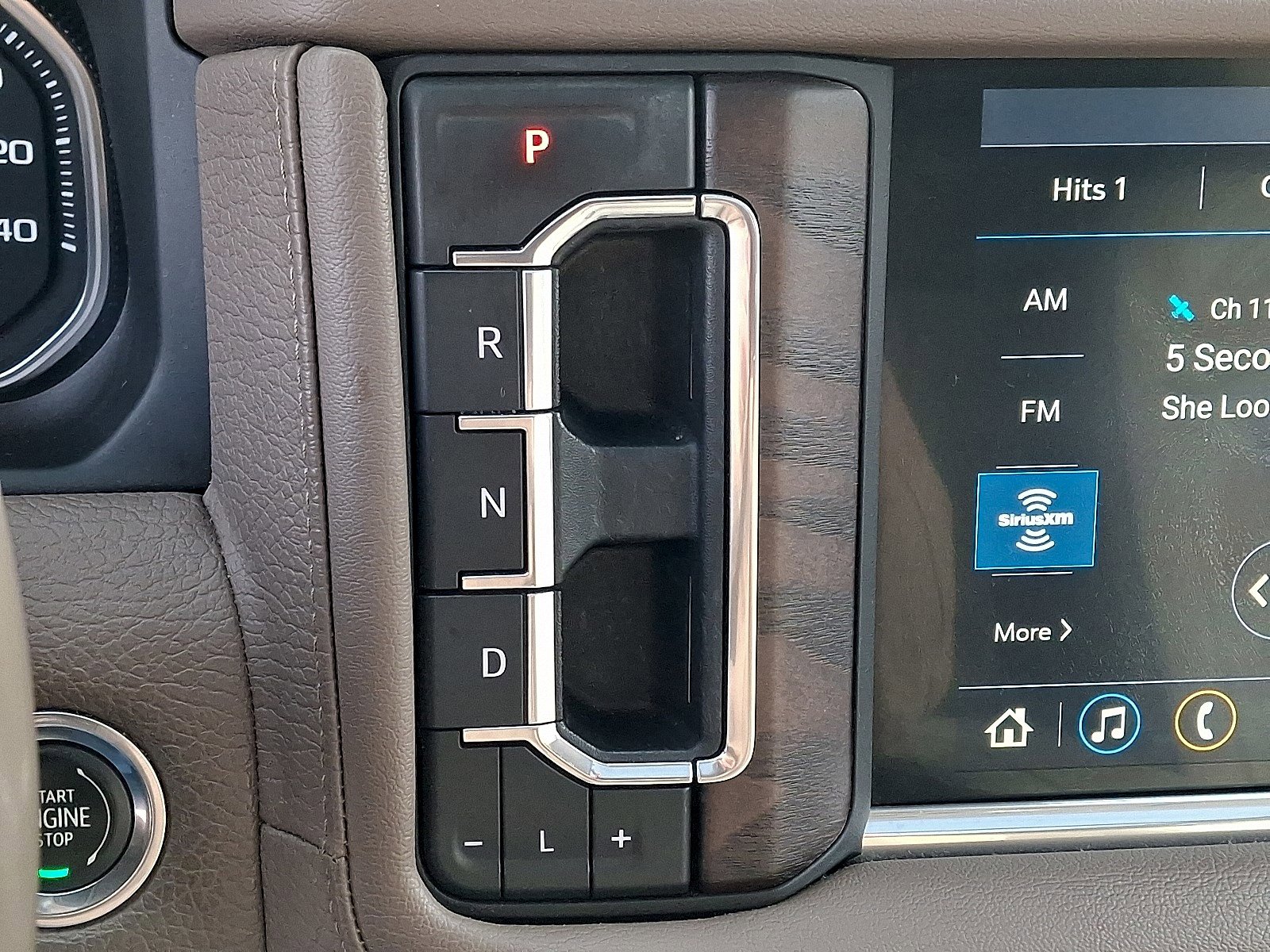 Used 2021 GMC Yukon Denali w/ Denali Premium Package image 15