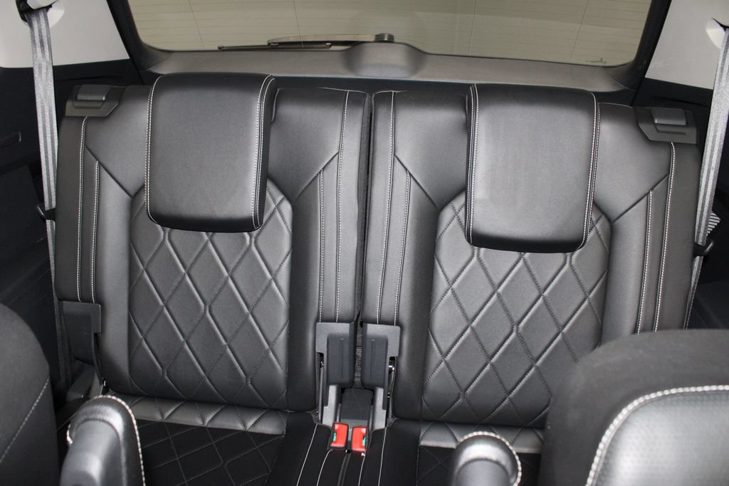 Used 2024 Volkswagen Atlas SEL Premium R-Line AWD/4WD image 24