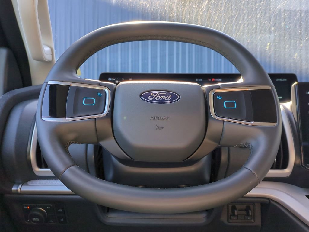 Certified 2025 Ford Expedition Active AWD/4WD image 22