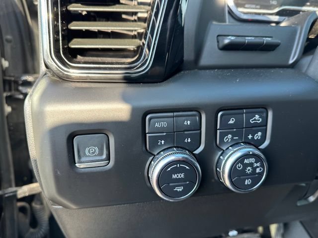 Used 2024 GMC Sierra 2500 AT4 w/ AT4 Premium Plus Package AWD/4WD image 19