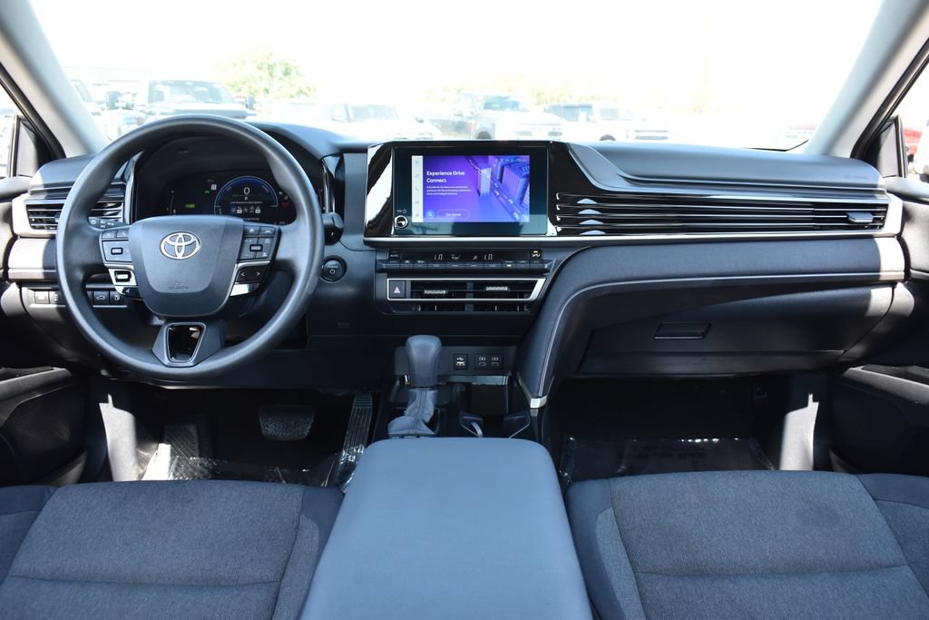 Used 2025 Toyota Camry LE FWD image 15