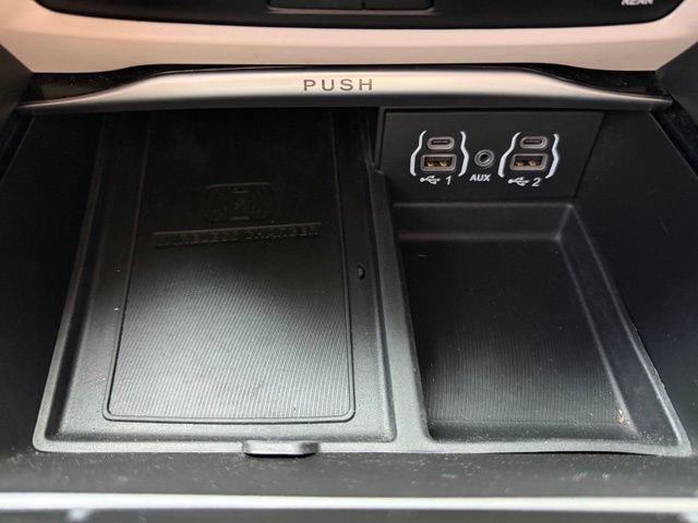 Used 2022 Chrysler Pacifica Limited w/ Uconnect Theater Family Group AWD/4WD image 26