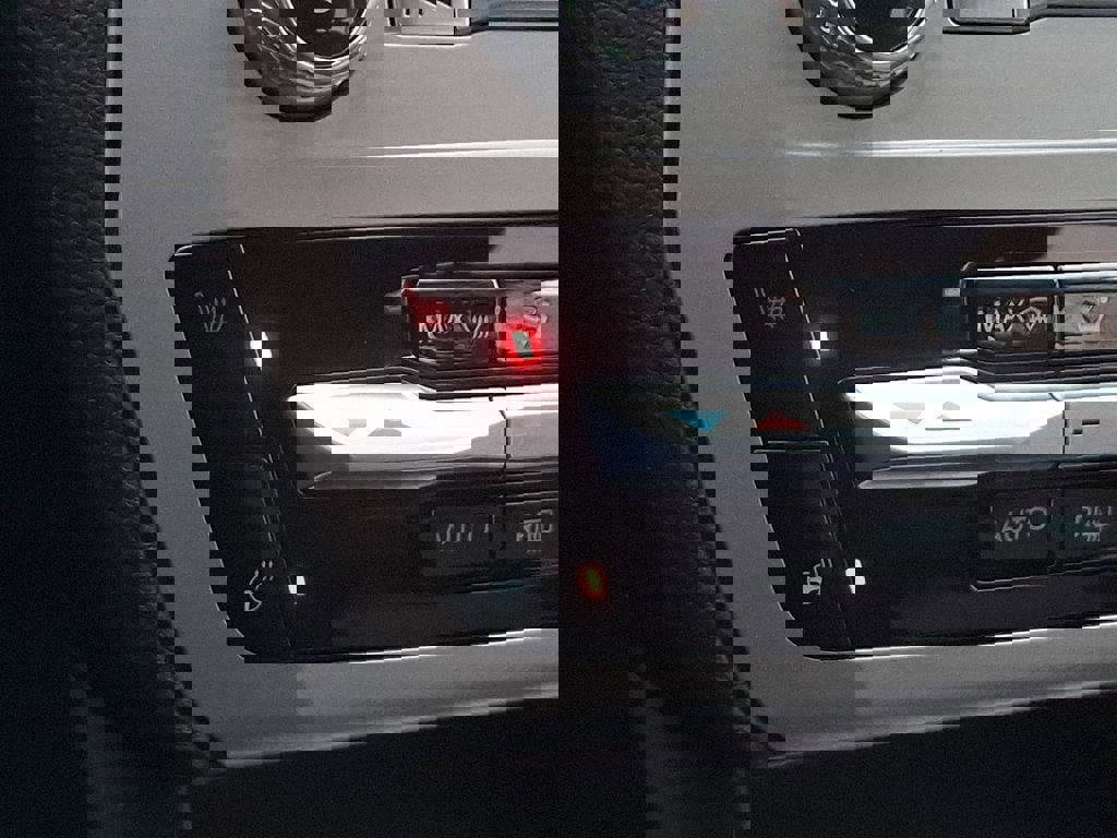 Certified 2023 Ford Explorer XLT w/ Equipment Group 202A AWD/4WD image 26