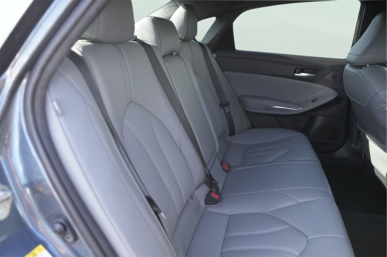 Used 2019 Toyota Avalon XLE w/ Moonroof Package FWD image 17