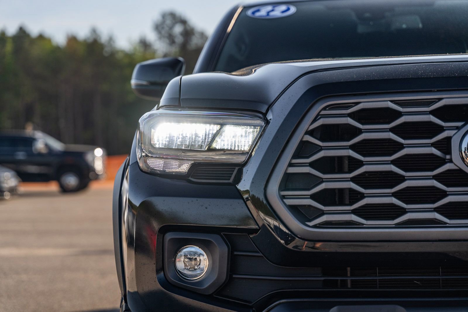 Used 2022 Toyota Tacoma TRD Off-Road w/ Technology Package AWD/4WD image 9