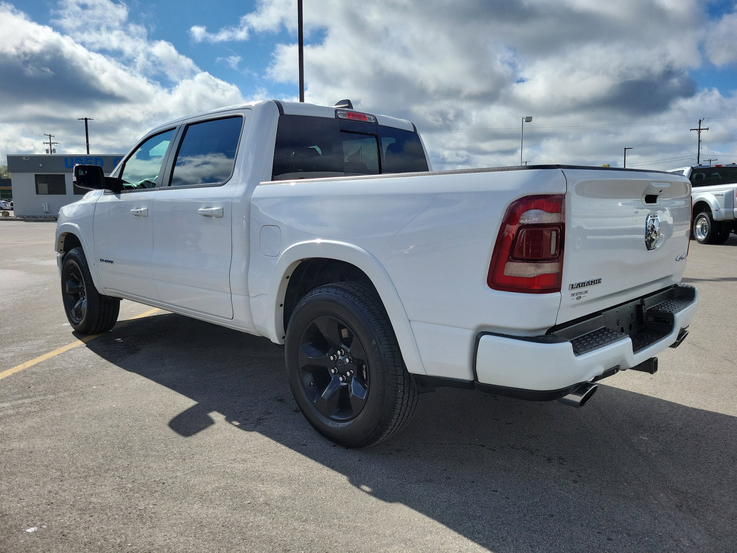 Used 2021 RAM 1500 Laramie w/ Sport Appearance Package AWD/4WD image 3