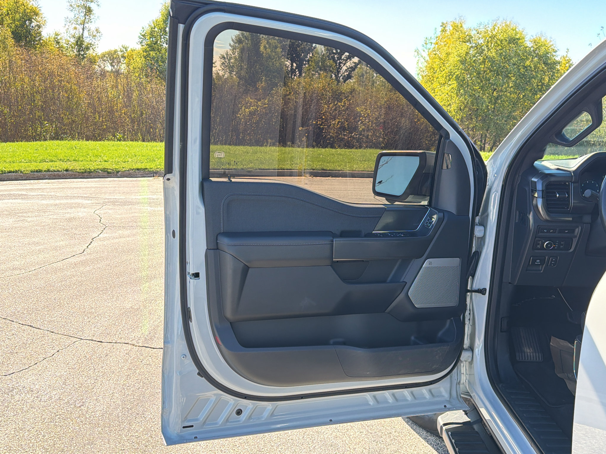 Certified 2024 Ford F150 Lariat AWD/4WD image 10