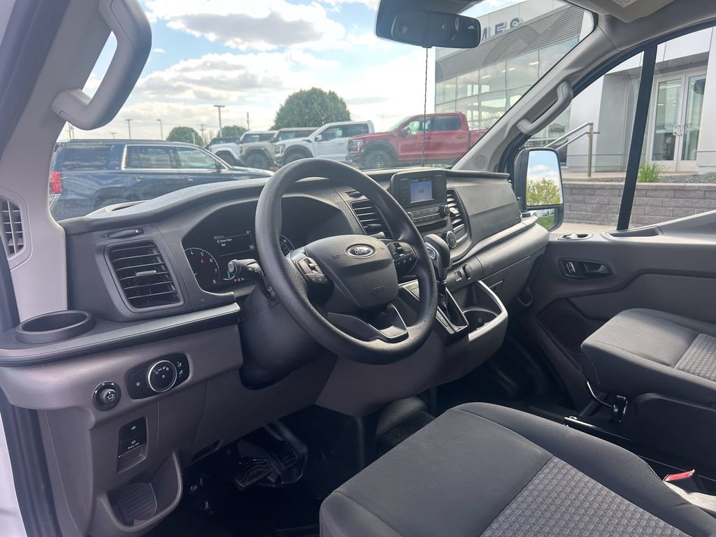 Certified 2025 Ford Transit 250 Low Roof w/ Exterior Upgrade Package RWD image 9