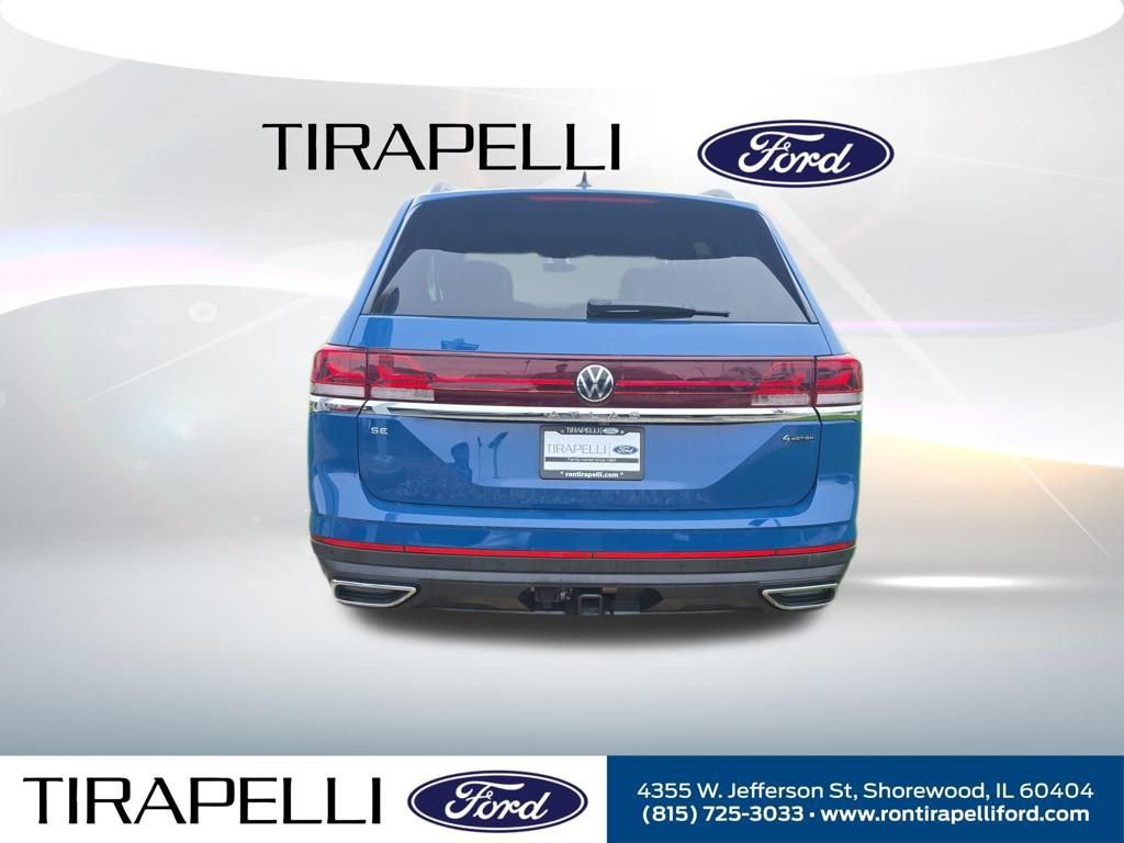 Used 2025 Volkswagen Atlas SE AWD/4WD image 4