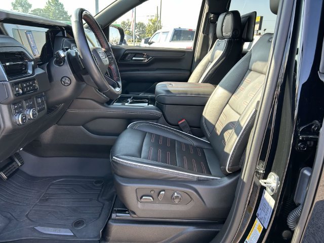 Used 2025 GMC Yukon AT4 Ultimate AWD/4WD image 16