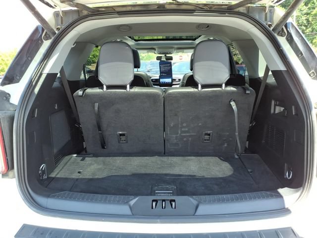 Certified 2023 Ford Explorer XLT w/ Equipment Group 202A AWD/4WD image 14