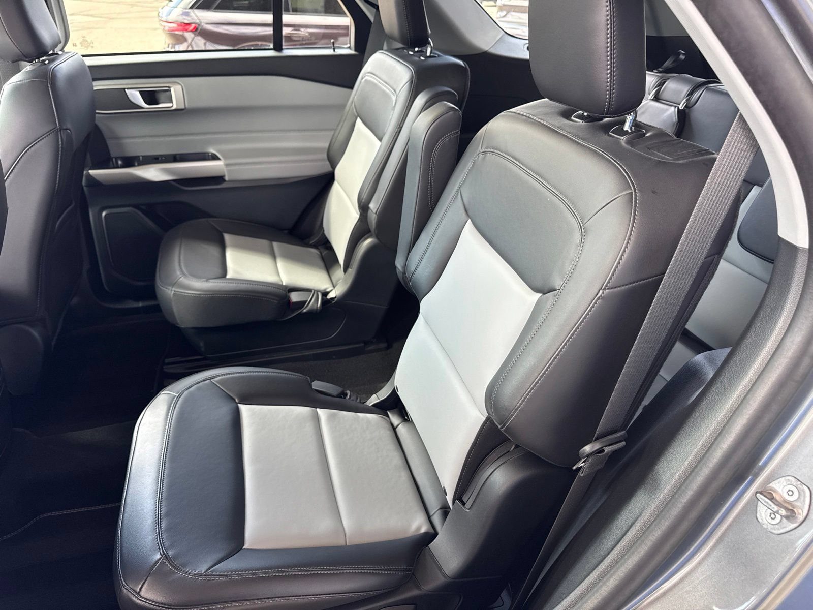 Certified 2023 Ford Explorer XLT w/ Equipment Group 202A AWD/4WD image 38