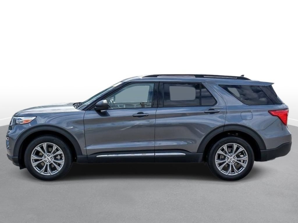 Certified 2023 Ford Explorer XLT w/ Equipment Group 202A AWD/4WD image 5
