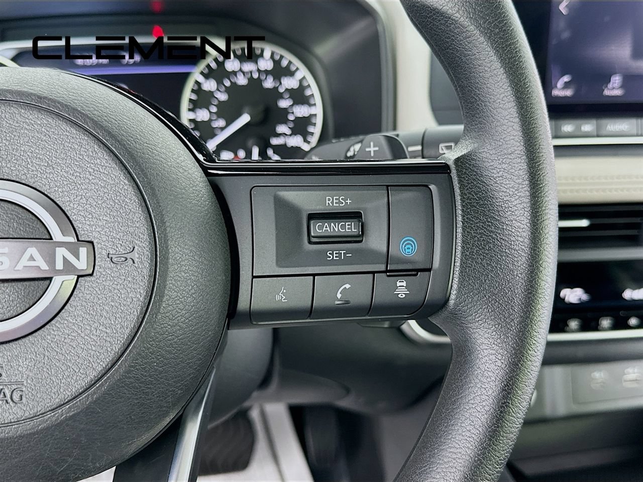 Used 2023 Nissan Rogue SV FWD image 17