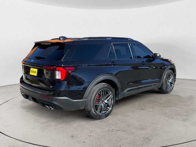 Certified 2025 Ford Explorer ST AWD/4WD image 5