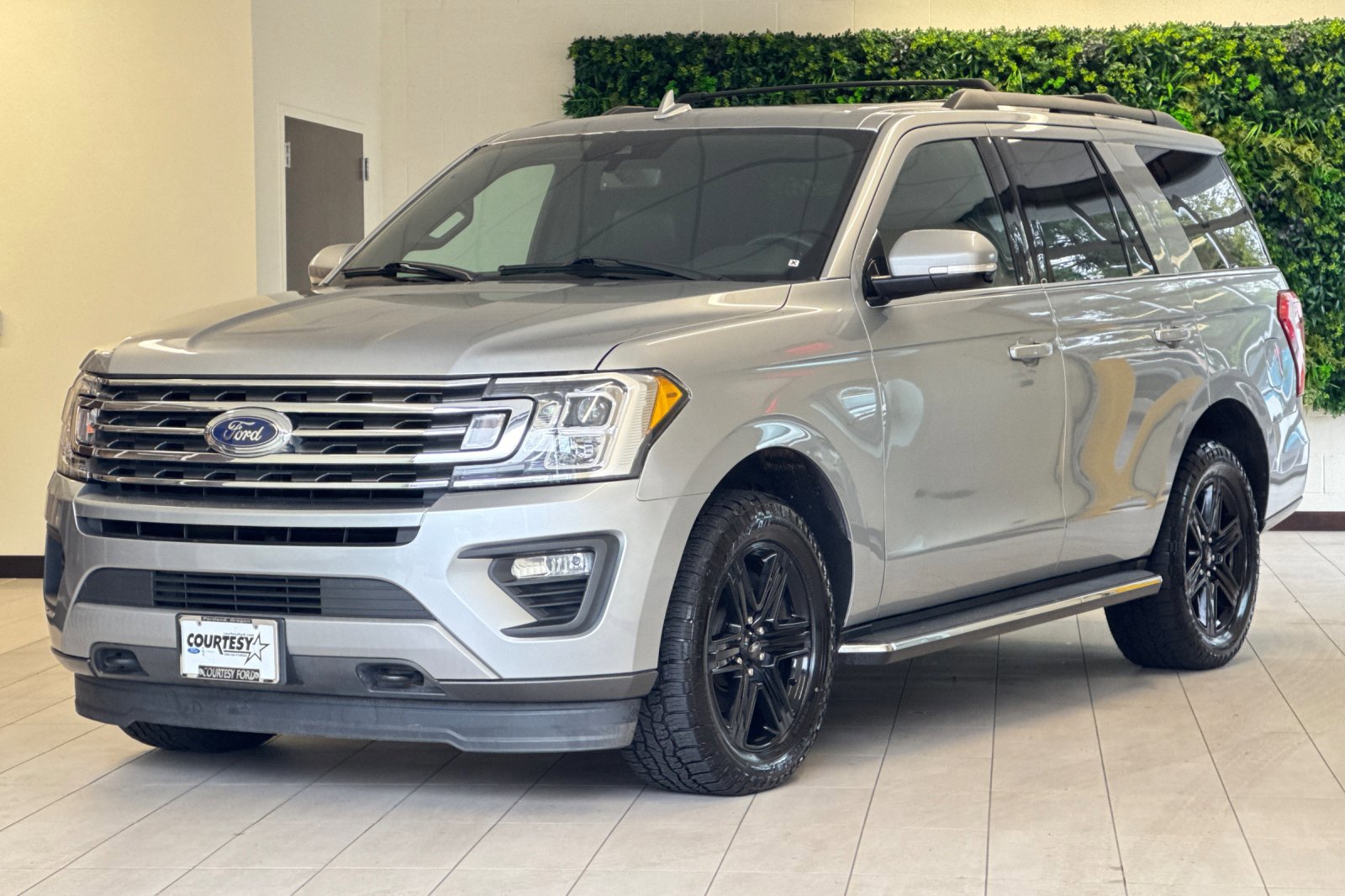 Certified 2020 Ford Expedition XLT w/ Equipment Group 202A image 8