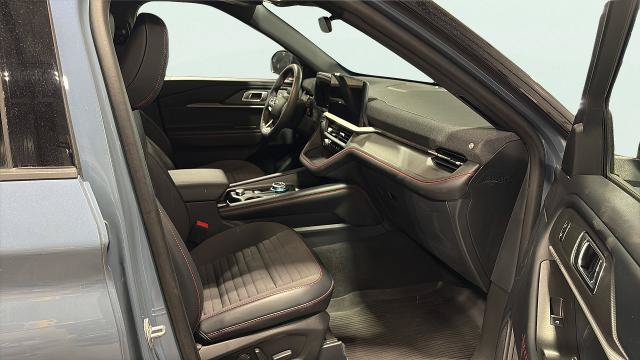Certified 2025 Ford Explorer ST-Line AWD/4WD image 29