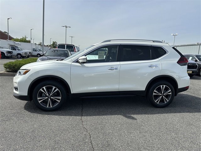 Used 2019 Nissan Rogue SV w/ Premium Package image 2