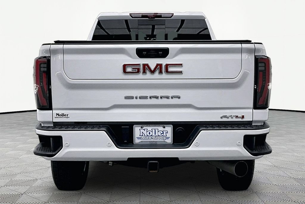 Used 2024 GMC Sierra 2500 AT4 w/ AT4 Premium Plus Package AWD/4WD image 4