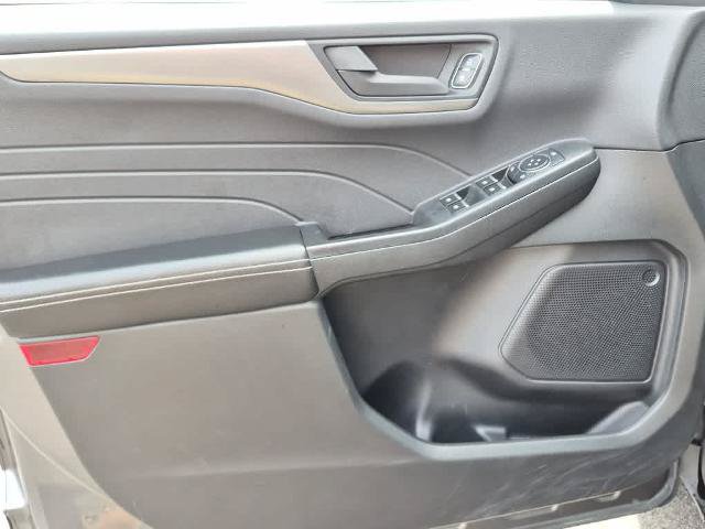 Certified 2025 Ford Escape Active AWD/4WD image 9