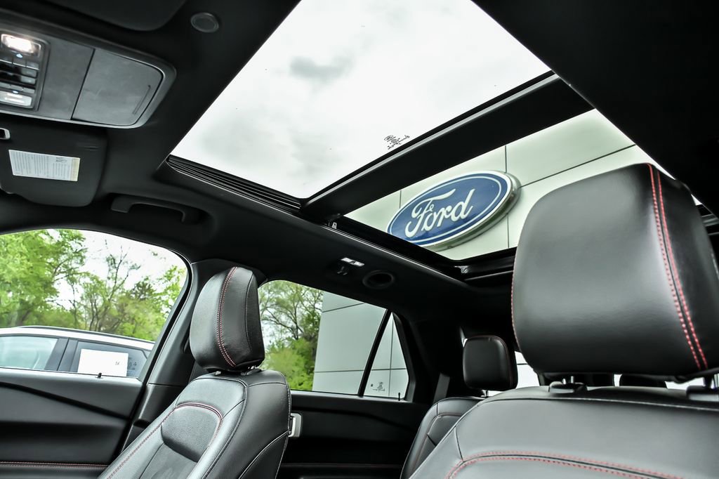 Certified 2023 Ford Explorer ST-Line w/ Class IV Trailer Tow Package AWD/4WD image 18