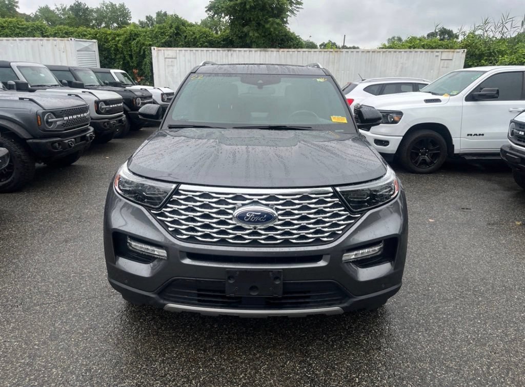Certified 2022 Ford Explorer Platinum w/ Equipment Group 601A AWD/4WD image 2