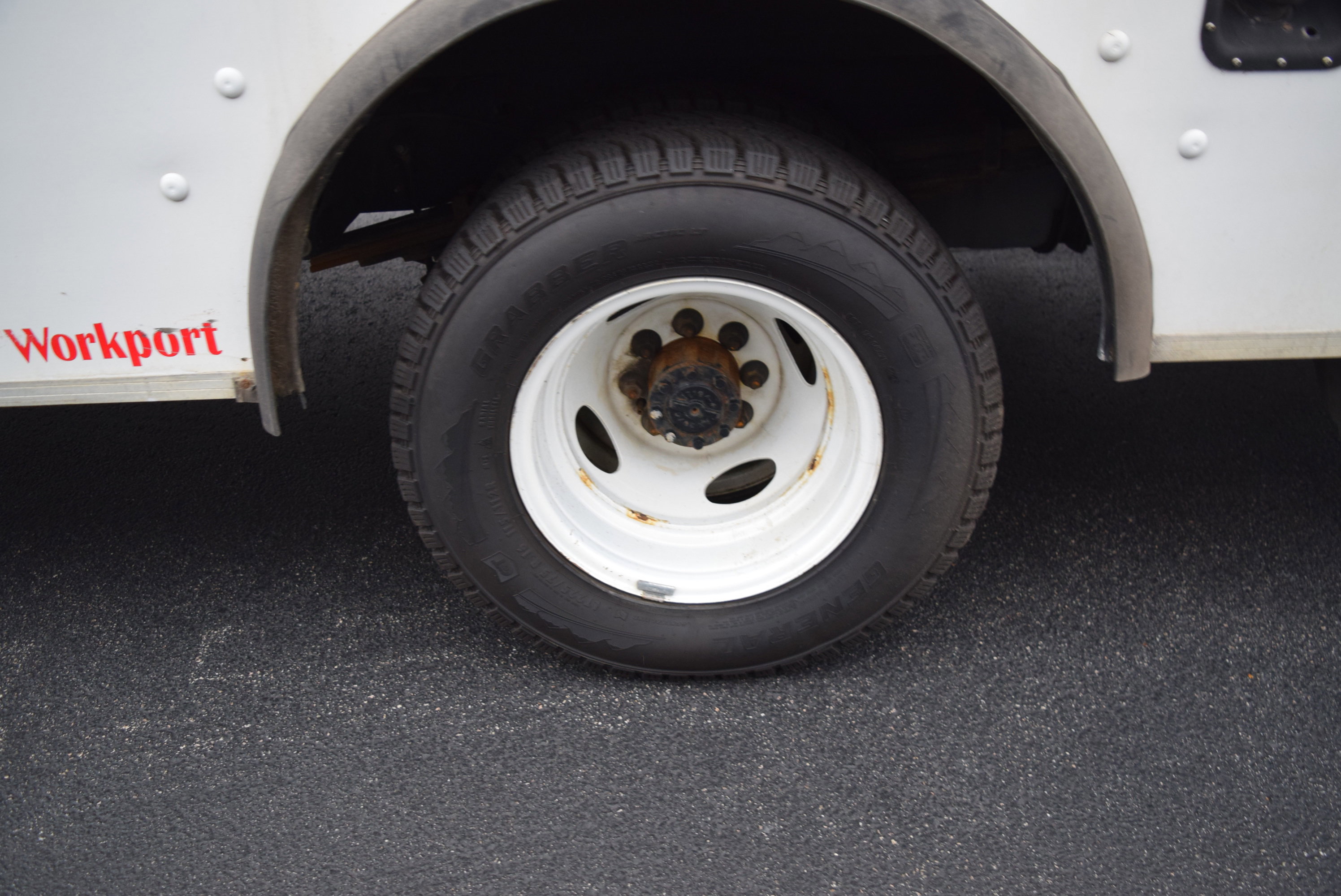 Certified 2023 Ford E-450 and Econoline 450 Super Duty w/ Power Windows & Locks Group image 6