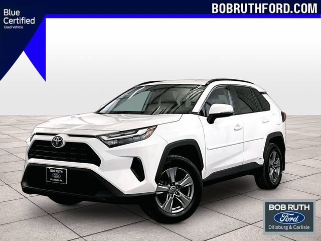 Used 2022 Toyota RAV4 XLE w/ XLE Grade Weather Package AWD/4WD image 1