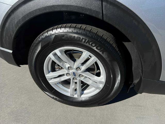 Certified 2022 Ford Explorer XLT w/ Equipment Group 202A image 9