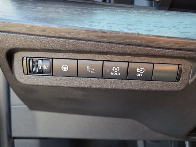 Used 2025 Nissan Ariya AWD image 13
