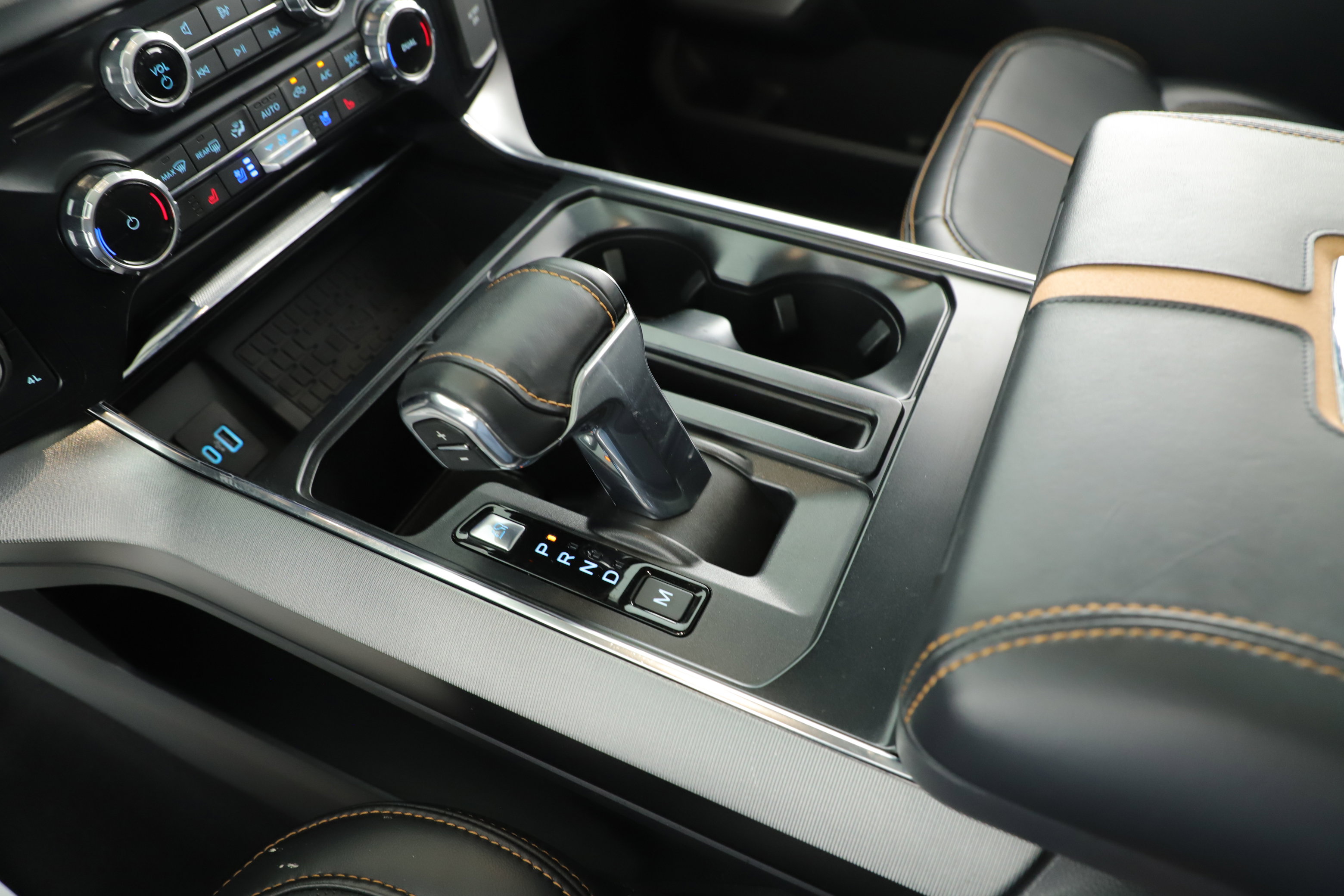 Certified 2023 Ford F150 Platinum w/ Equipment Group 701A High image 16