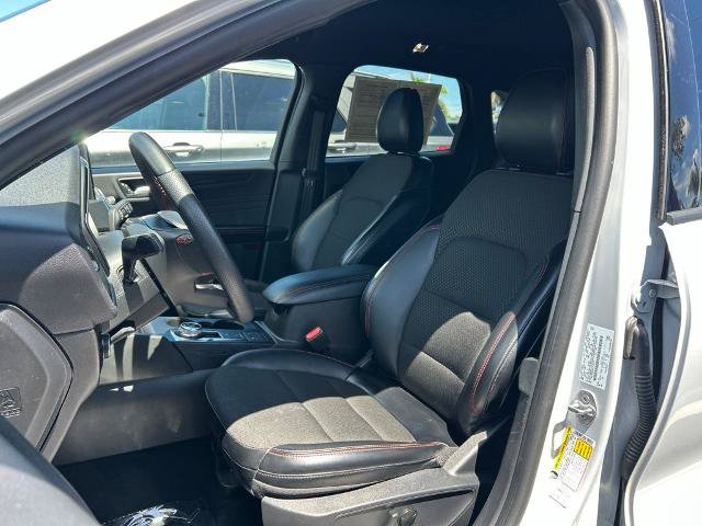 Certified 2025 Ford Escape ST-Line Select AWD/4WD image 19