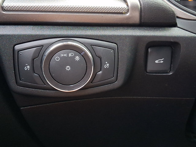 Certified 2018 Ford Fusion SE w/ Fusion SE Technology Package FWD image 28