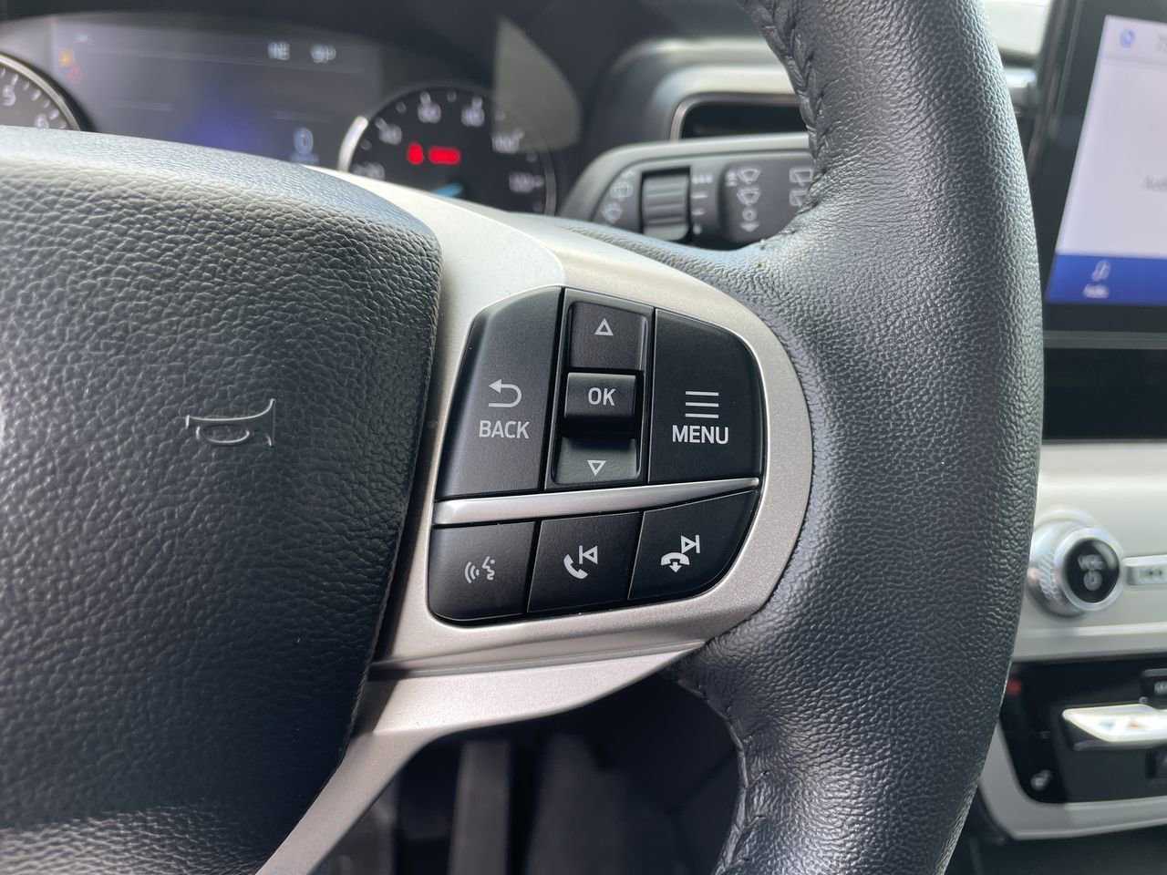 Certified 2024 Ford Explorer XLT w/ Equipment Group 202A RWD image 29