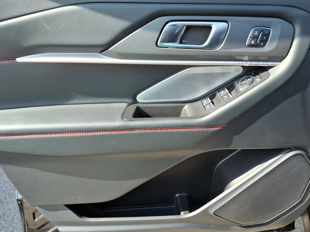 Certified 2025 Ford Explorer ST image 8