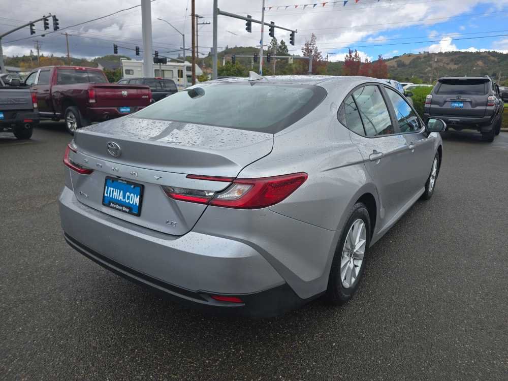 Used 2025 Toyota Camry LE FWD image 5