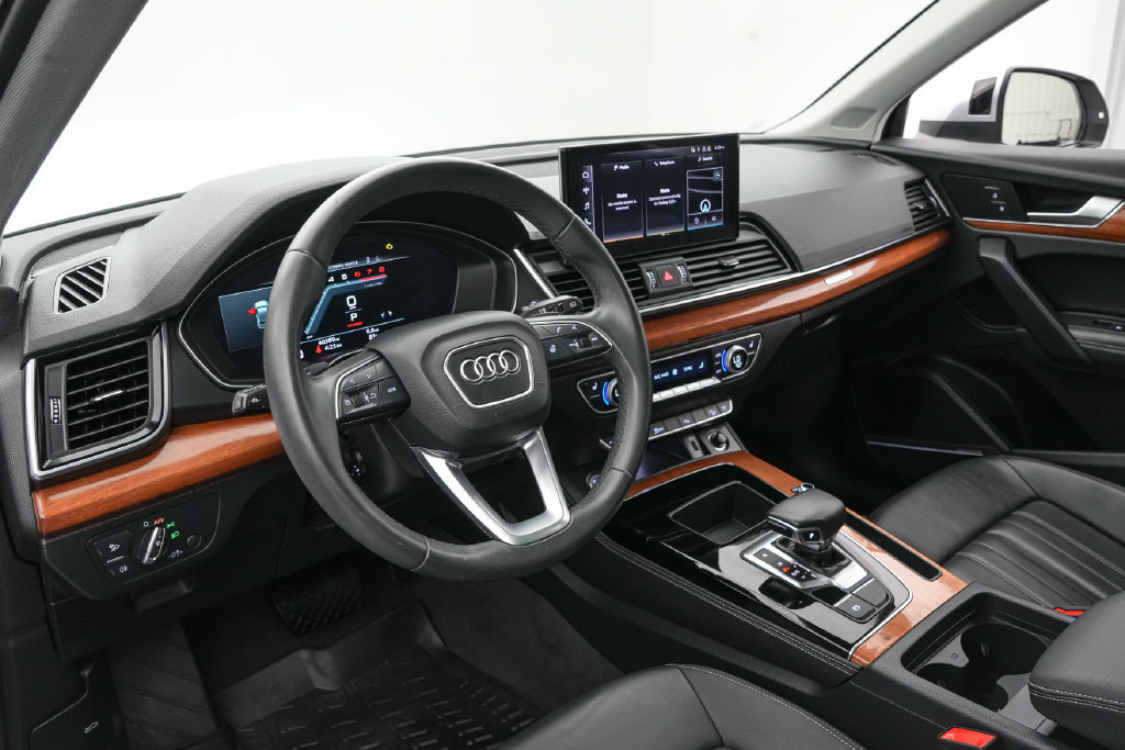 Used 2023 Audi Q5 2.0T Premium Plus w/ Premium Plus Package AWD/4WD image 13