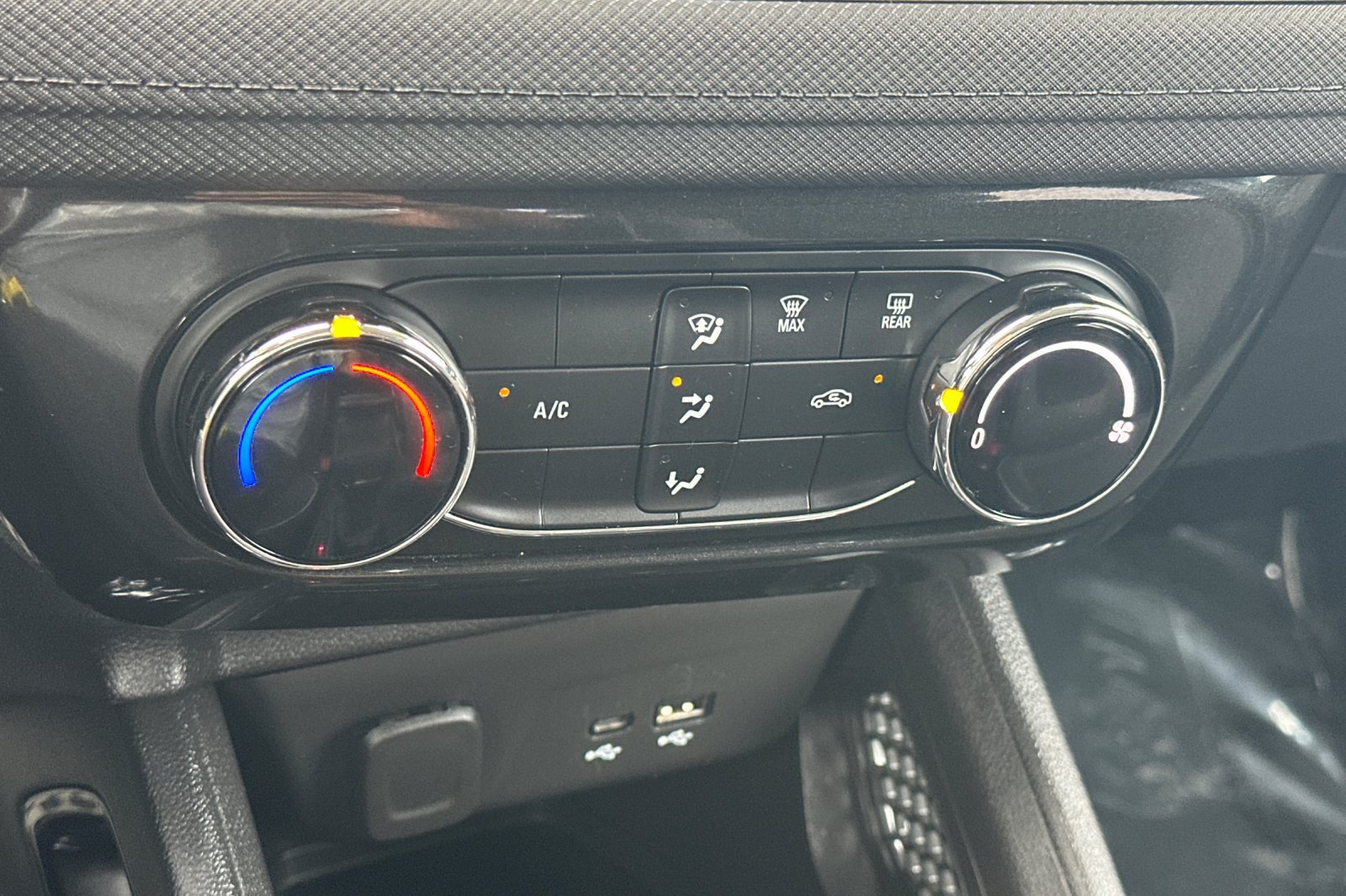 Used 2025 Chevrolet TrailBlazer LT FWD image 19