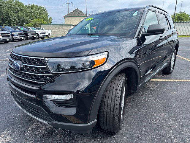 Certified 2023 Ford Explorer XLT w/ Equipment Group 202A AWD/4WD image 7