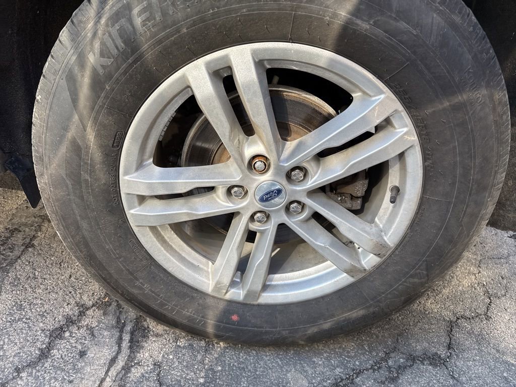 Certified 2023 Ford Explorer XLT w/ Equipment Group 202A image 5