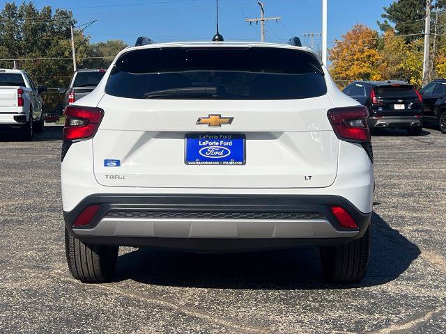 Used 2025 Chevrolet Trax LT w/ LT Convenience Package FWD image 8